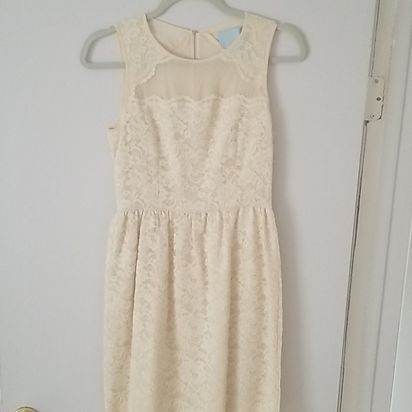 CeCe Dresses & Skirts - Lace dress